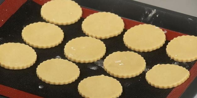 пирожное малиновые облака