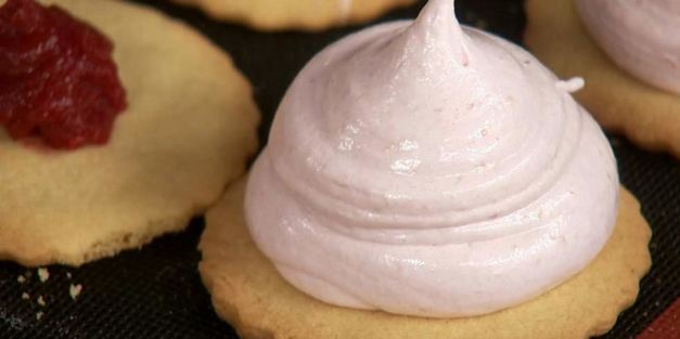 пирожное малиновые облака