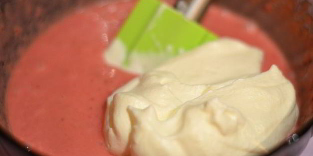 пирожное-мусс клубничное