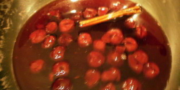 пирожное вишня