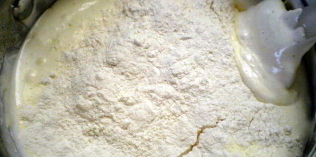 пирожное вишня