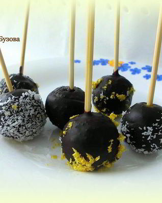 Пирожные на палочке