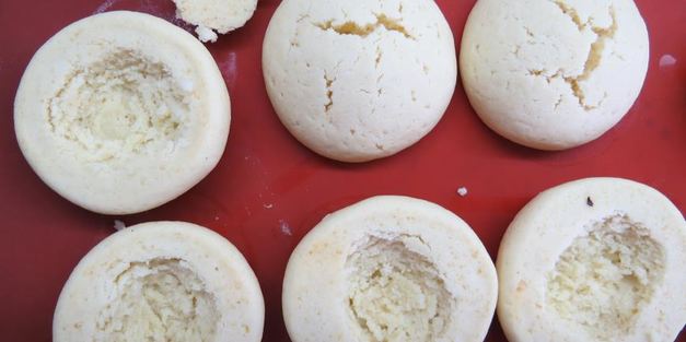 пирожные персики