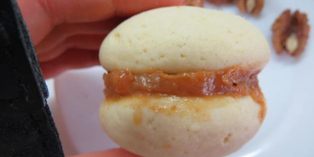 пирожные персики