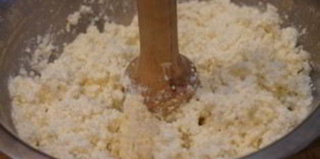 пирожные с изюмом