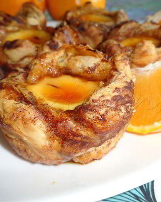 Пирожные с кремовой ванильной начинкой и карамелью