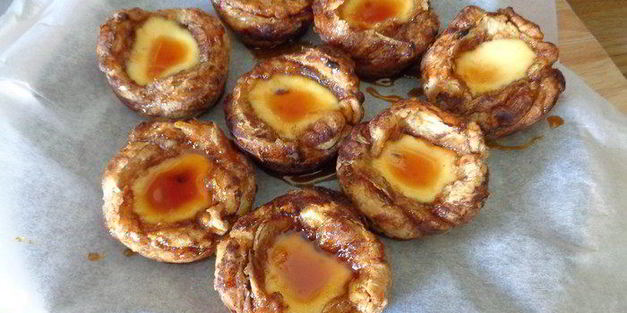 пирожные с кремовой ванильной начинкой и карамелью