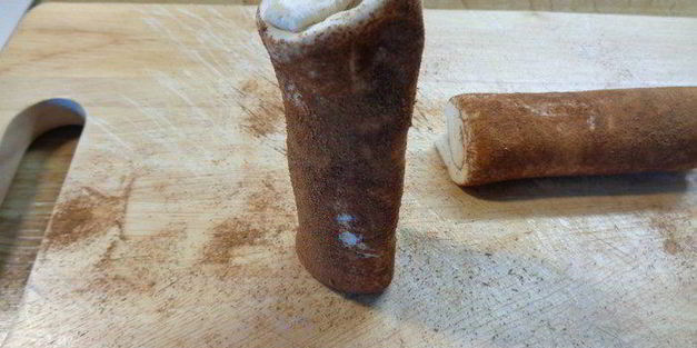 пирожные с кремовой ванильной начинкой и карамелью