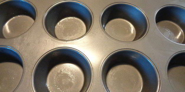 пирожные с кремовой ванильной начинкой и карамелью