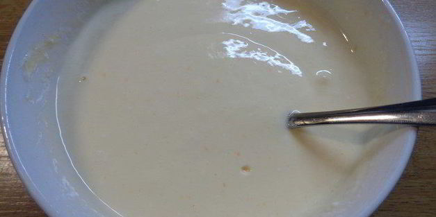 пирожные с кремовой ванильной начинкой и карамелью