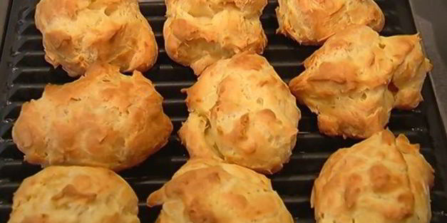 пирожные шу с миндальными хлопьями