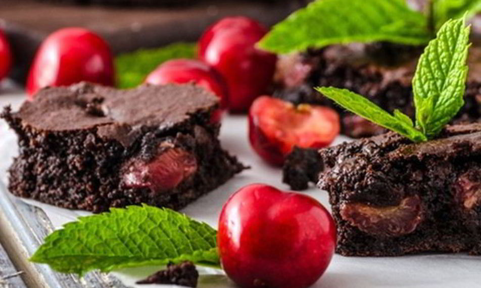 Рецепт пряный брауни с сушеной вишней и имбирем