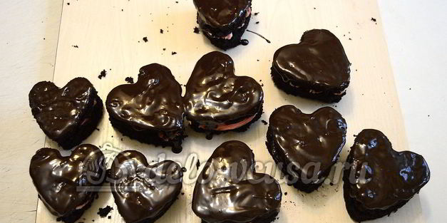 шоколадное пирожное