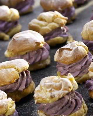 Заварные мини-пирожные с черникой