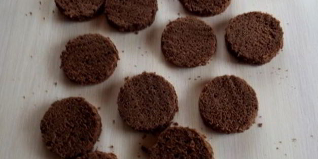 зефирное пирожное с малиновым конфи