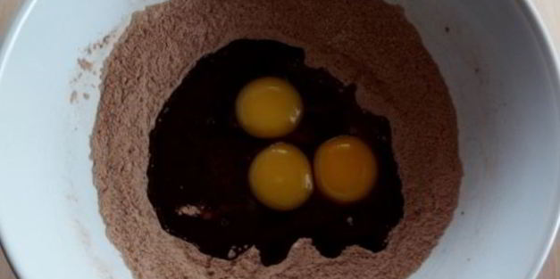 зефирное пирожное с малиновым конфи