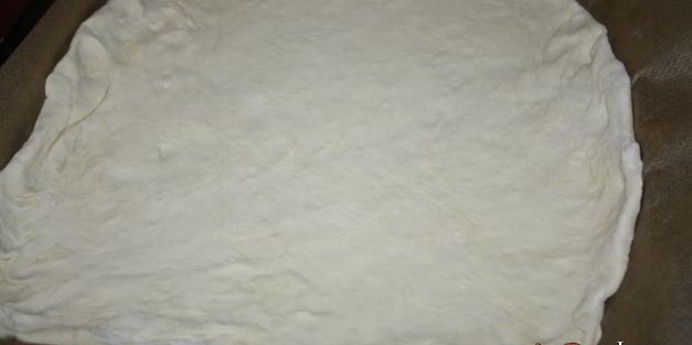 быстропицца с охотничьими колбасками и сулугуни