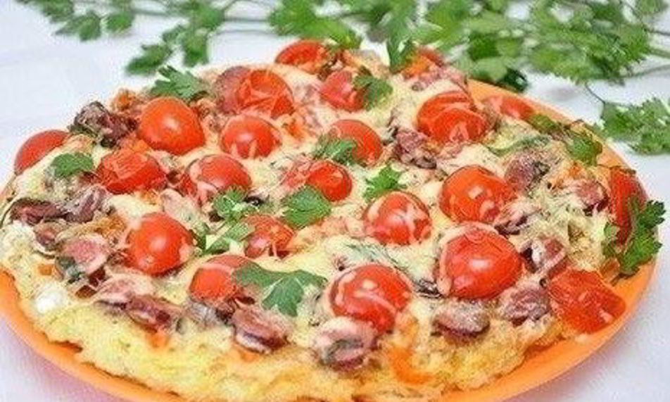 Рецепт картофельная пицца с колбасками