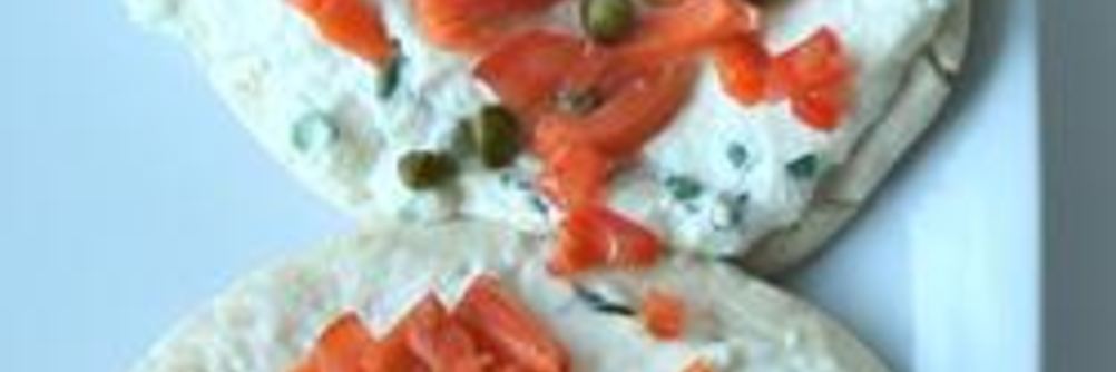 Мини-пицца с красной рыбой