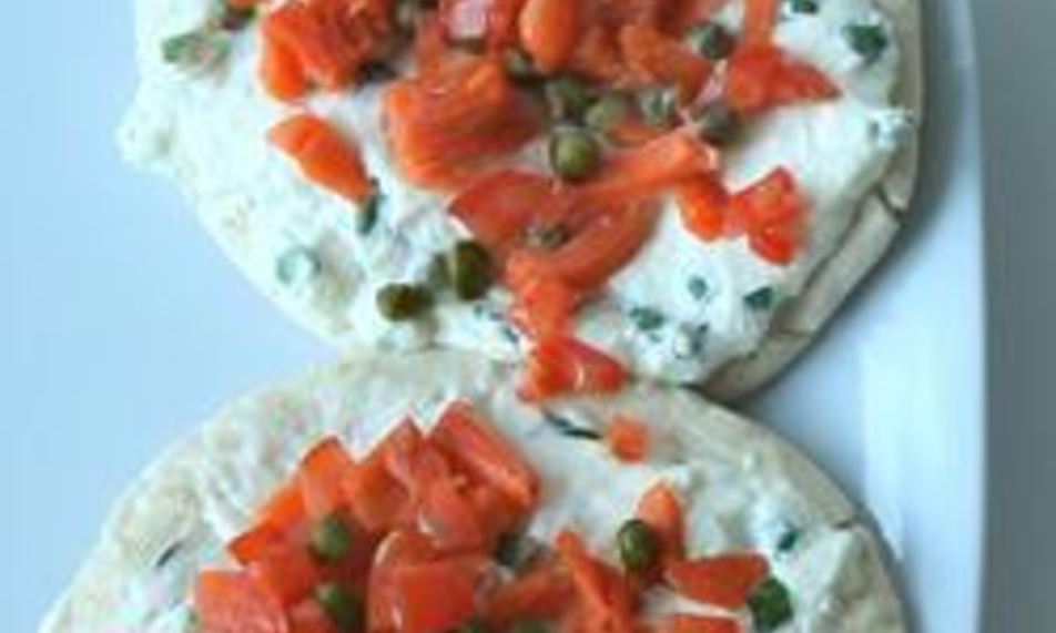 Рецепт мини-пиццы с красной рыбой