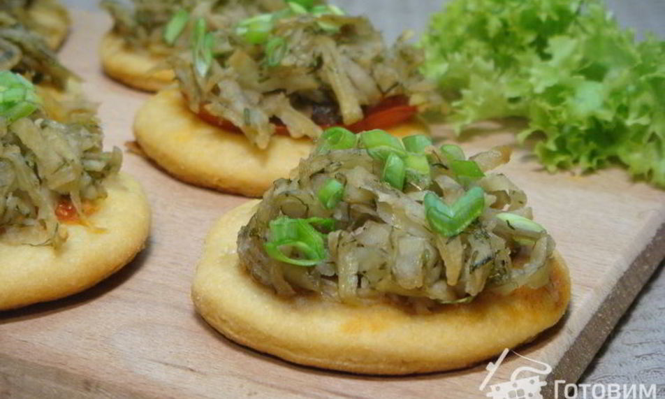 Рецепт мини-пиццы с картофельными шапочками