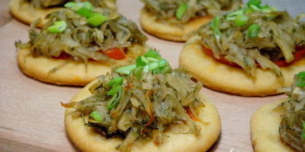 мини-пиццы с картофельными шапочками