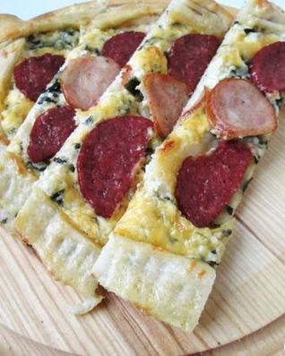 Пиде с колбасой — турецкая пицца