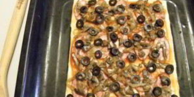 пицца из слоеного теста в духовке