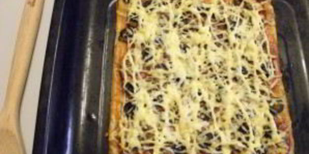 пицца из слоеного теста в духовке