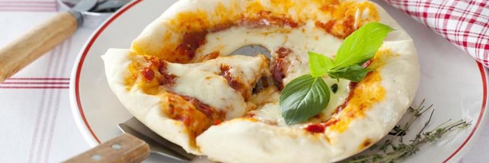 Пицца на кефире в мультиварке