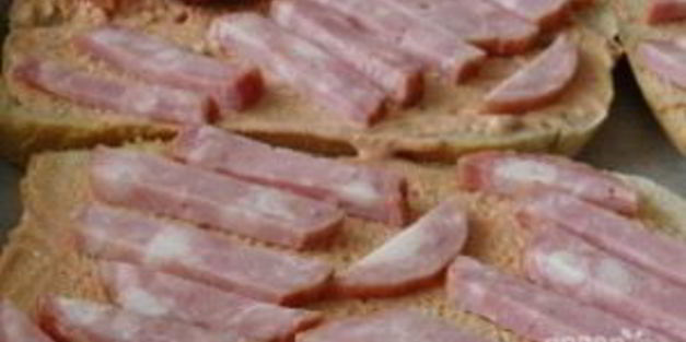 пицца на хлебе