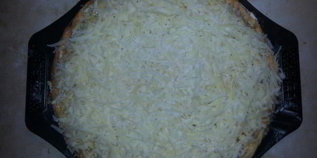 пицца quattro formaggi с грецким орехом