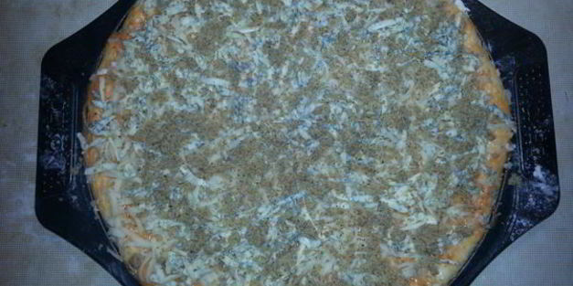 пицца quattro formaggi с грецким орехом