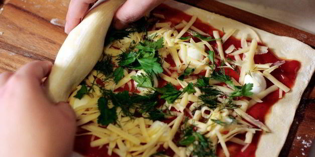 пицца-рулет