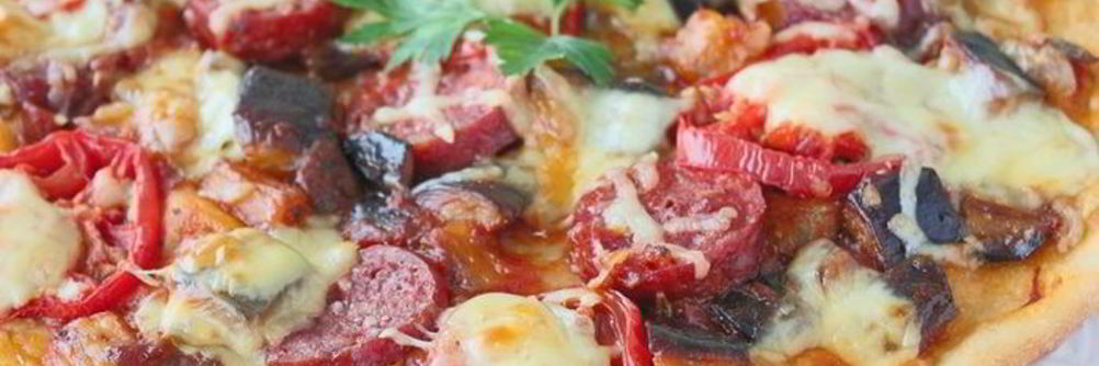 Пицца с баклажанами и сыром Джюгас