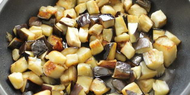 пицца с баклажанами и сыром джюгас