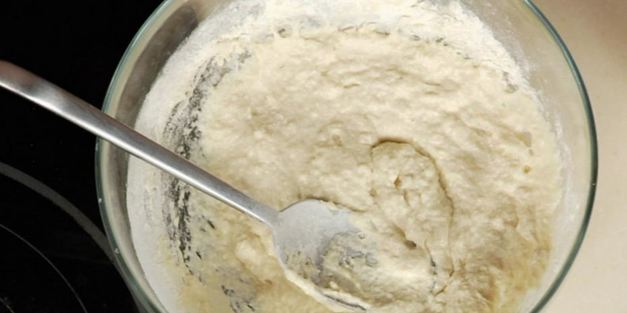 пицца с грушей и сыром горгонзола