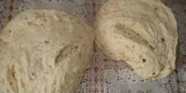 пицца с колбасой и пицца с морепродуктами