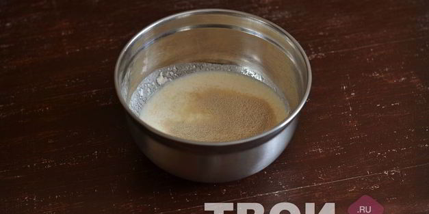 пицца с колбасой