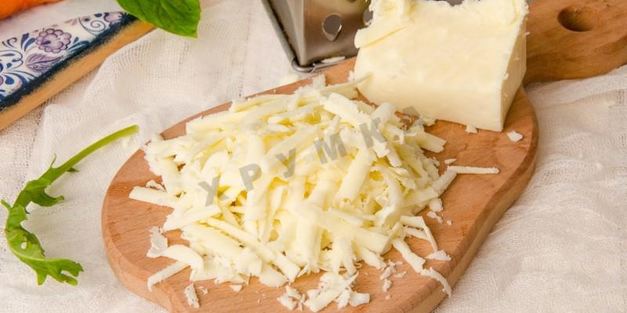 пицца с красной рыбой семгой на дрожжевом тесте