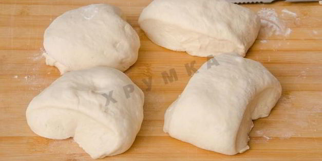 пицца с красной рыбой семгой на дрожжевом тесте