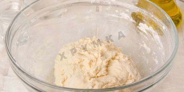 пицца с красной рыбой семгой на дрожжевом тесте