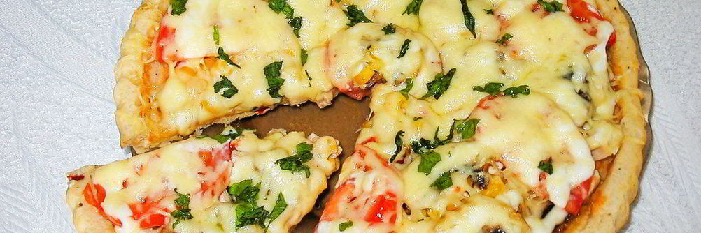 Пицца с куриной грудкой и шампиньонами