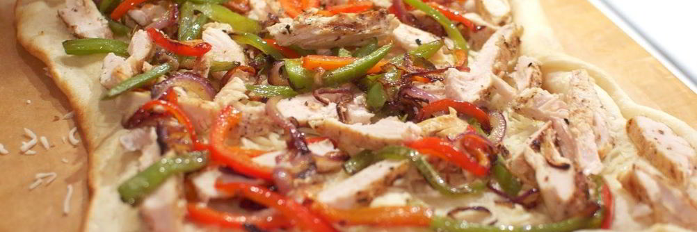 Пицца с курицей и перцем