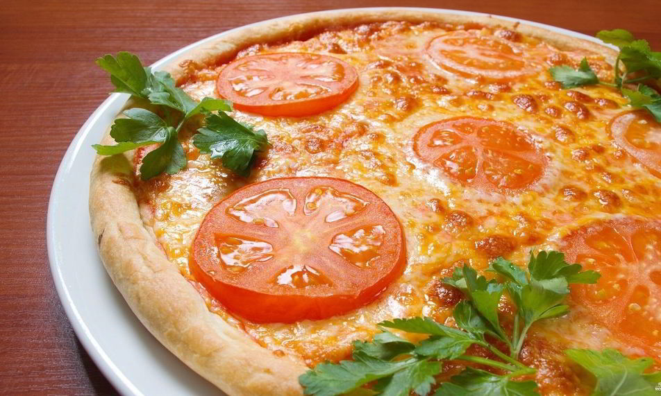 Рецепт пицца с помидорами и сыром