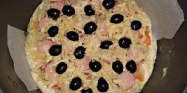 пицца с помидорами в мультиварке