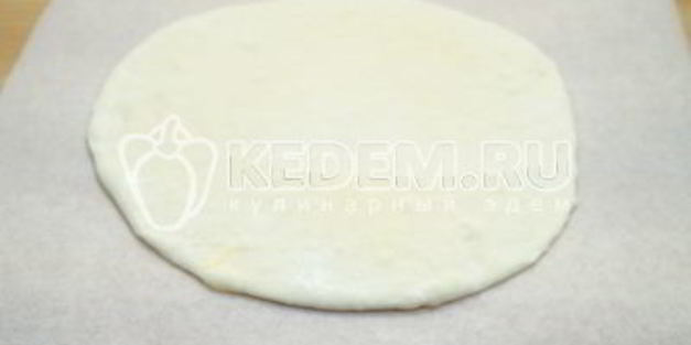 пицца с помидорами