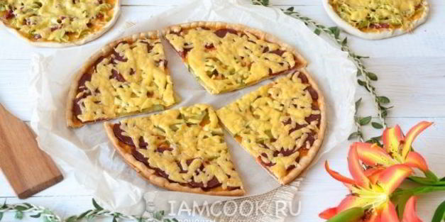 пицца с солеными огурцами