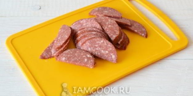 пицца с солеными огурцами