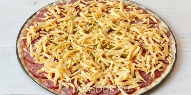 пицца с солеными огурцами